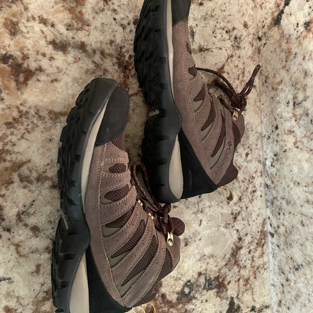 Columbia brand men’s hiking shoes US size 9.5 - Picture 3 of 7